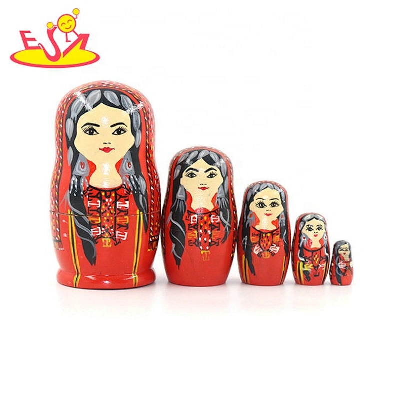 2020 Customize 5 in 1 wooden family nesting dolls for kids W06D144