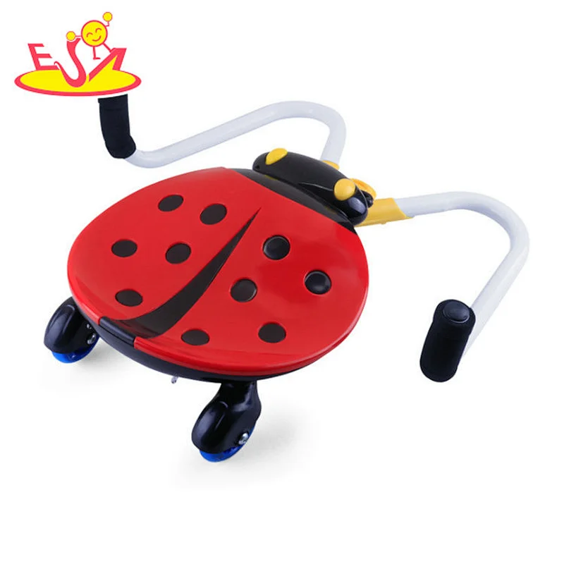 Wholesale cute ladybug shape twist car wooden indoor walker for children W16A041C