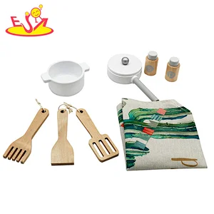 Bester Verkauf Kinder spielen Holz Küchenspielzeug Kochset mit Zubehör W10C602