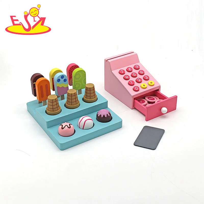 Passen Sie Kinder so an, als würden sie Holz-Eiscreme-Spielzeug mit Kassiererzahl W10A156 spielen