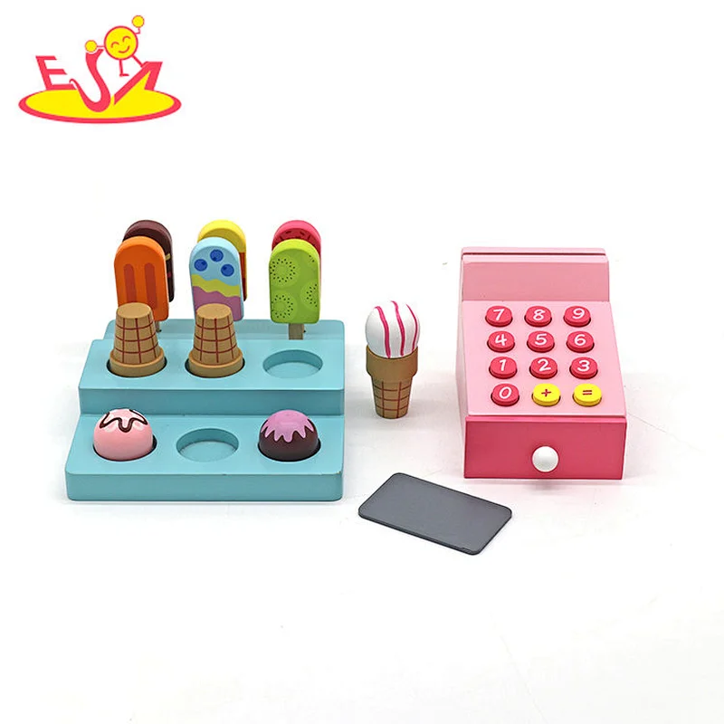 Passen Sie Kinder so an, als würden sie Holz-Eiscreme-Spielzeug mit Kassiererzahl W10A156 spielen