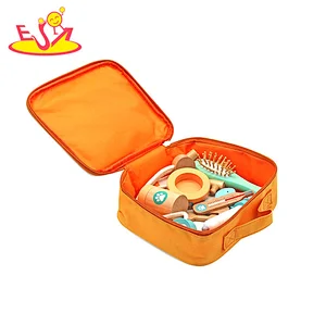 Fashion portable pretend play wooden toys veterinary set for kids W10D424