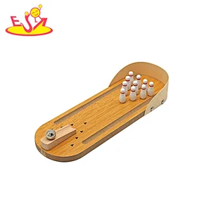 Hölzernes Miniatur-Stahlball-Finger-Bowling-Oberteil Mini-Bowlingspiel für Kinder W01A141