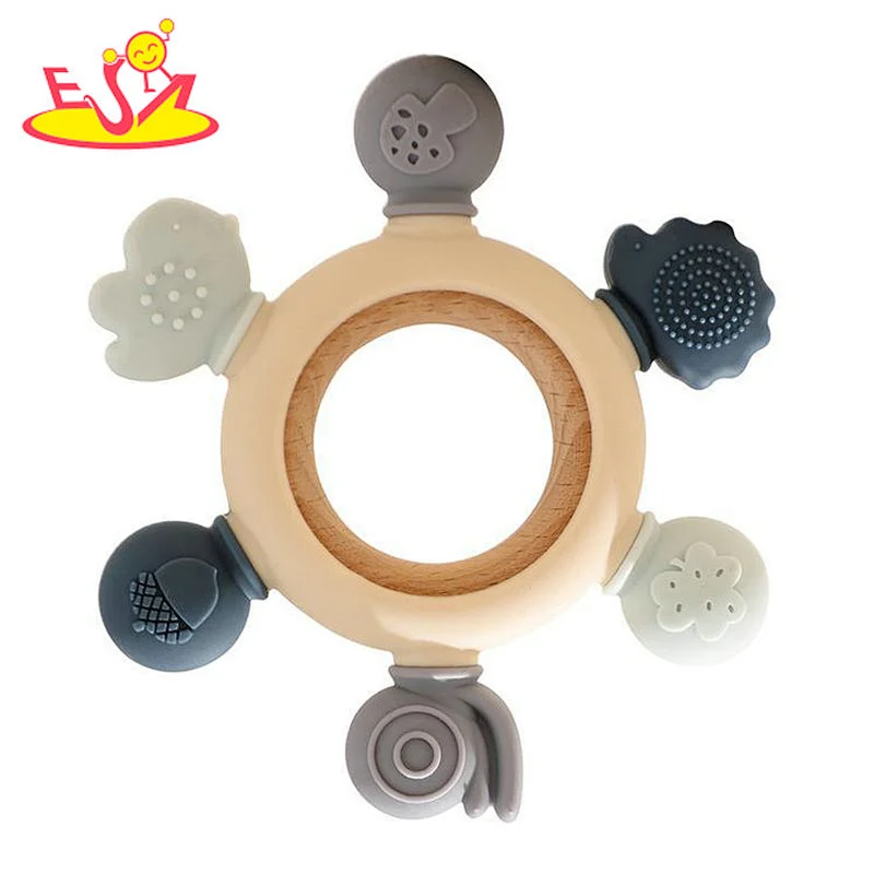 High Quality Chewable Natural Wooden Cloud Shaped Rattle Toy For Baby W07I200