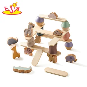 Neues Design Macaron niedliches hölzernes Spielküchenspielzeug für Kinder W10C582
