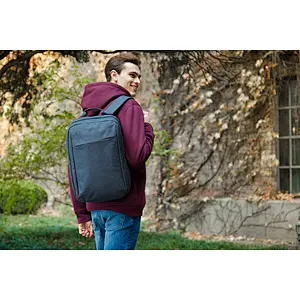 Popular 15.6 pulgadas portátil y tableta durable resistente al agua diseño ligero moda simple conveniente para viajar mochila de moda