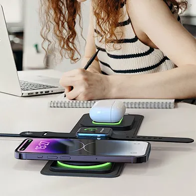 Custom 3-in-1 Qi Wireless Charger 15W Fast Charging Multifunction PU Leather Charger Supports Wireless Charging Smart Watches