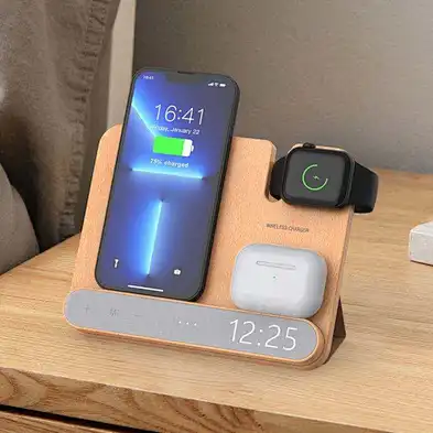 Hot Selling 3 In 1 Desktop 15W Wooden Qi Fast Digital Bamboo Wood Alarm Clock And Wireless Charger