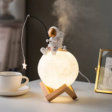 JEDI Modern Home Decoration Mini Humidifier Night Light Decoration Astronaut Bedroom Decoration Gift