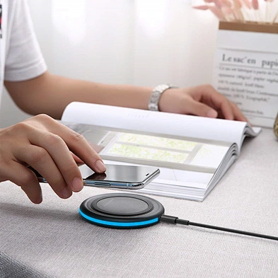 2024 portable wireless charger high quality Mini Multifunction Magic Qi 15W Charging 3 In 1 Wireless Charger Pad