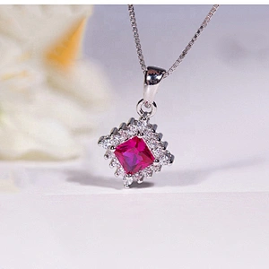 Avant-garde diamond shape design stone silver pendant necklace