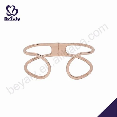 Hollow design lightweight comfort fit pakistani gold bangles