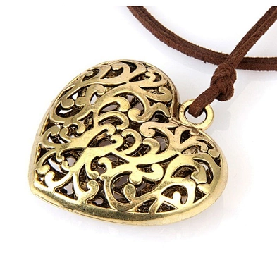 Engraved heart shaped photo frame locket charm aromatherapy necklace pendant