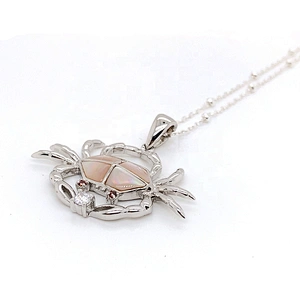 Beautiful Elegant Pink Shell Female Favor Crab Shape Design Necklace Pendant