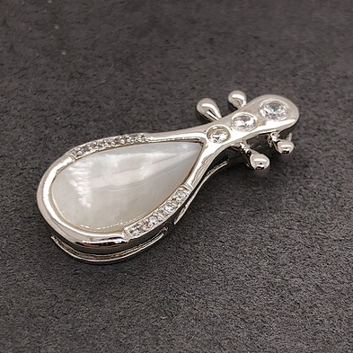 White Pearl Oyster Pipa Shape Chinese Musical Instruments Locket Pendant