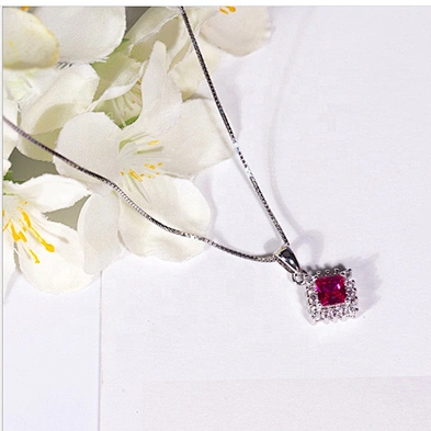 Avant-garde diamond shape design stone silver pendant necklace