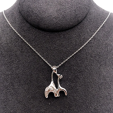 Fashion Beauty Costume Decorative Family Love Silver Giraffe Mom Necklace