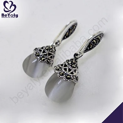 Vintage design black stone with white druzy stud earrings