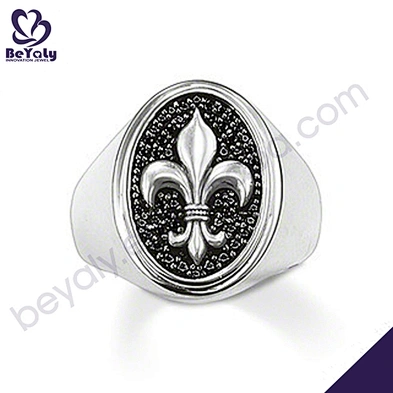 Fantastic fleur de lis engraved silver princess crown rings