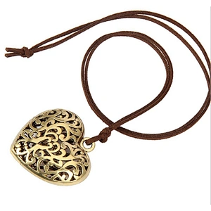 Hollow engraved heart cuban link chain hip hop necklace