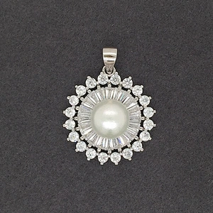 Beautiful 925 Silver Mother Of Pearl Moonlight Design Anniversary Pendant