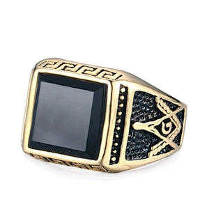 Men's gold thumb ring design with one black stone