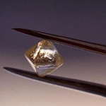 The high-end technology of diamond batteries does not need to be charged for thousands of years