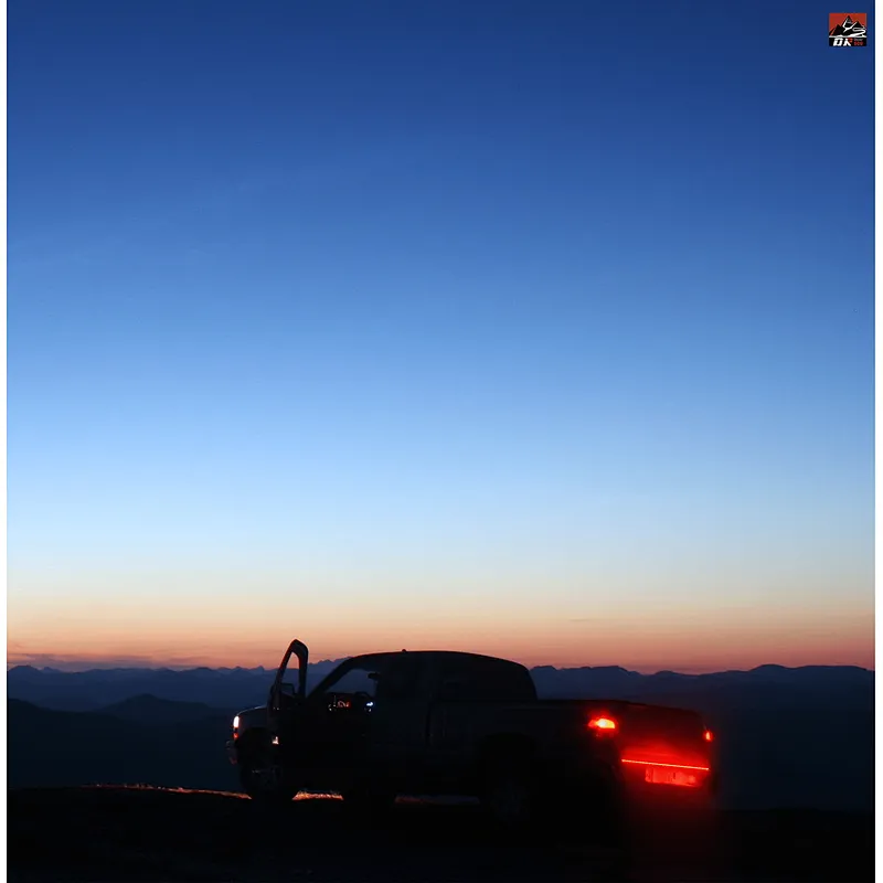 TAILGATE LIGHT BAR WITH 6 FUNCTIONS DYNAMIC STARTUP RUNNING LIGHT