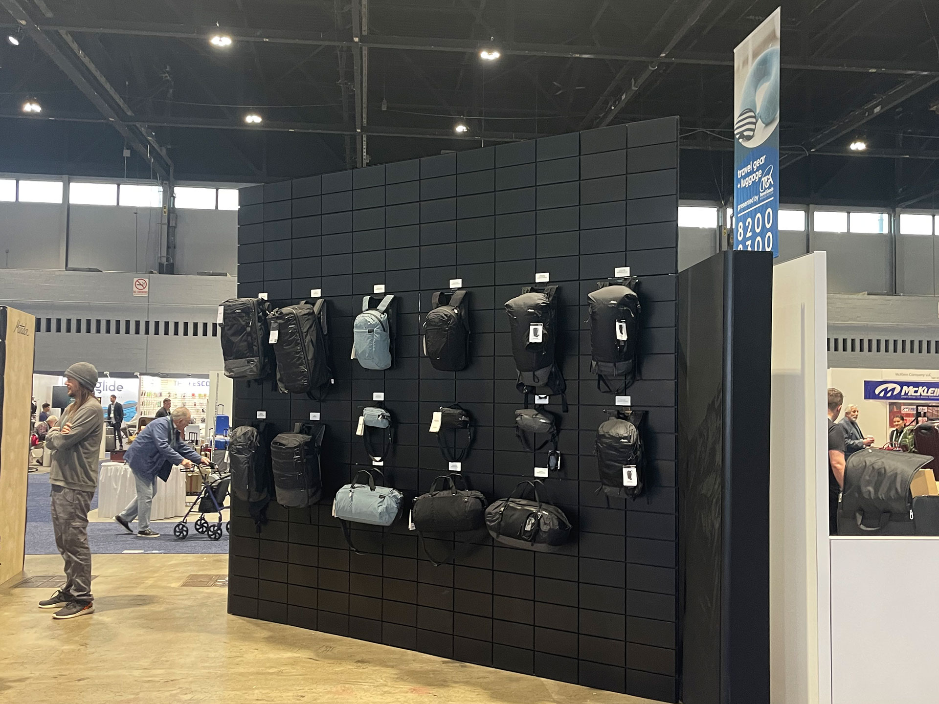 Top Reasons to Choose Dingfeng for Your OEM Bag Projects