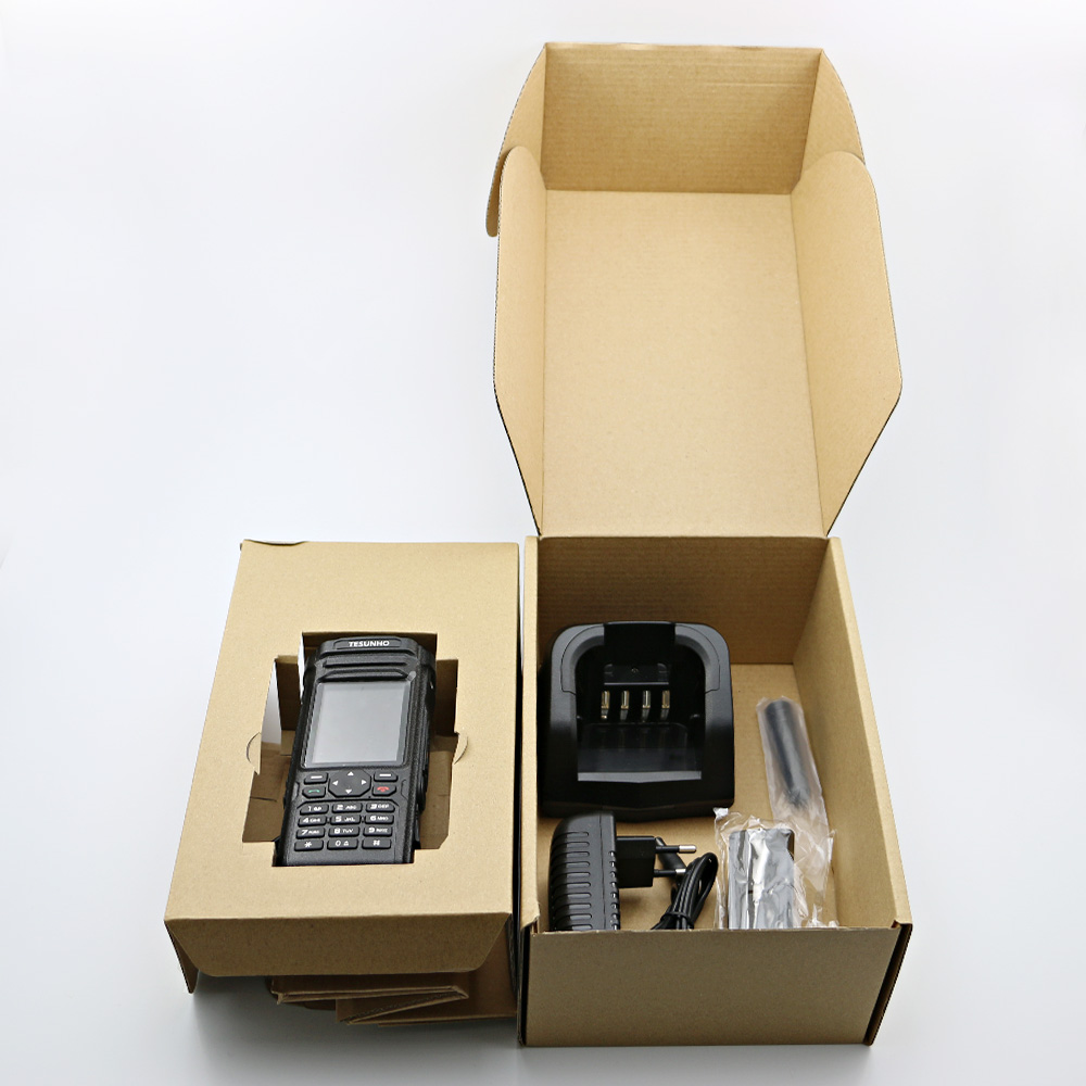 radio TH588.jpg