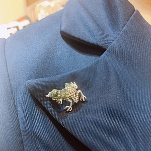 The little green frog brooch,925 sterling silver zircon drill,made in China