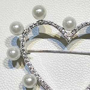 Love the pearl heart-shaped 925 sterling silver brooch jewelry,Fashion jewelry manufacturing