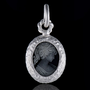 Retro S925 Silver Virgin Mary Freshwater Pearl Mother Necklace Pendant large jewelry factory,OEM/ODM Jewelry Trade processing customized,Wholesale jewelry manufacturer
