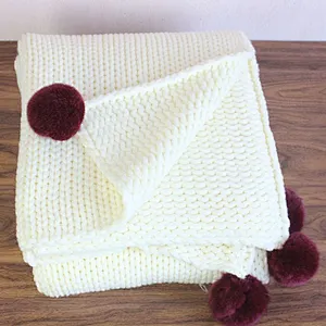 100% Acrylic Sofa Decorative Chunky Knitted Hand Pompom Plaid