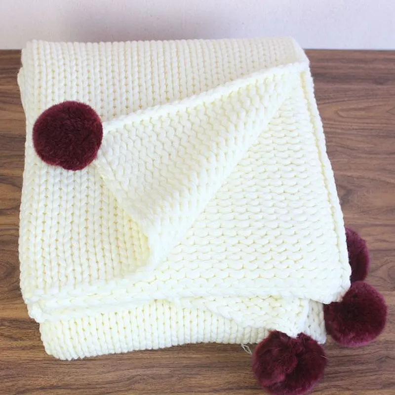 100% Acrylic Sofa Decorative Chunky Knitted Hand Pompom Plaid