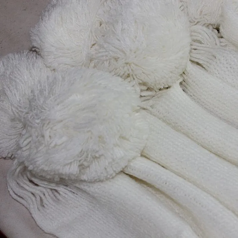100% Acrylic Pompom Spain Home Soft Spring Blanket