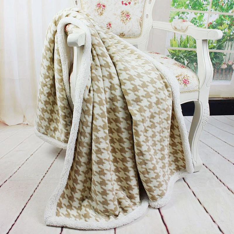 100% Polyester Houndstooth Heavy Winter Coral Fleece  With Sherpa Blanket