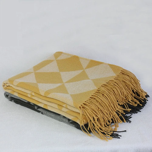 100% Polyester Rhombus  Pattern Spring Color Soft Blanket