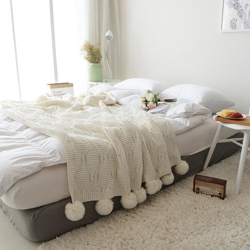 100% Acrylic Sofa Decorative Chunky Knitted Hand Pompom Plaid