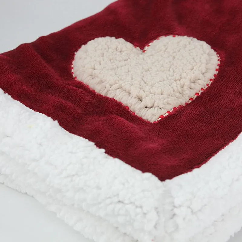 100% Polyester Fleece Super Soft Heart Embroidery Coral Fleece Blanket
