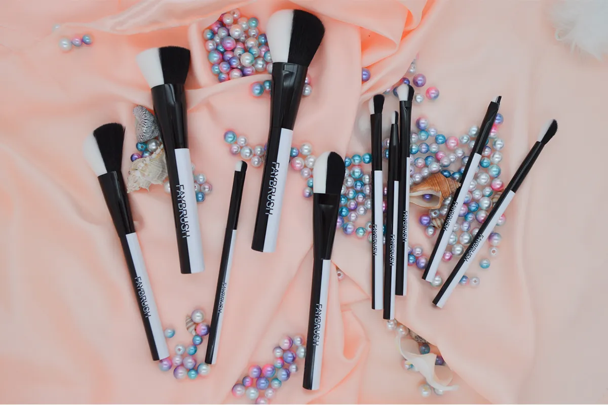 black white makeup brushes