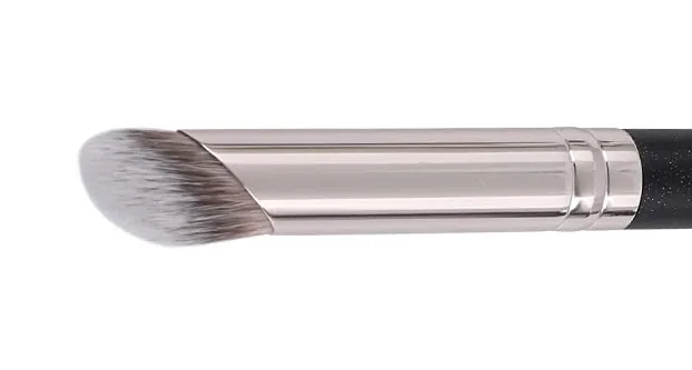 Angled Concealer Brush