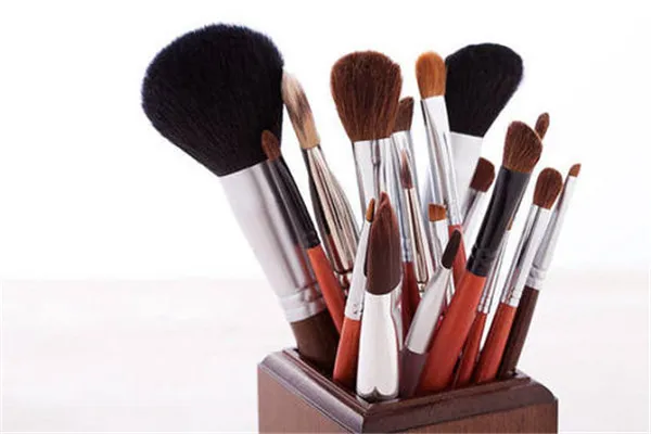 how to store makeup brushes