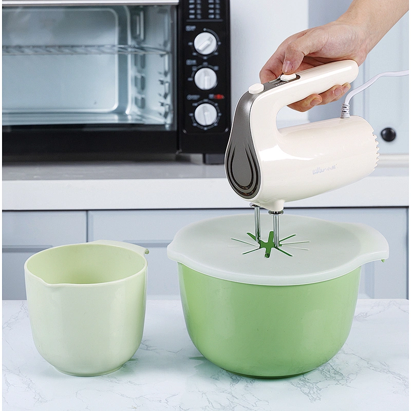 Set of Two Mixing Bowls With Cover