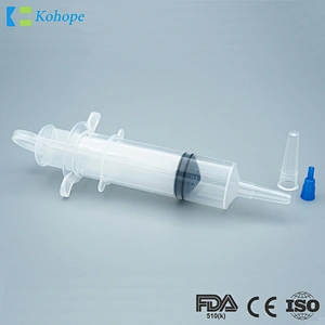 Irrigation syringe