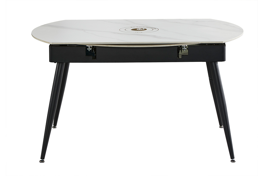Extendable dining table