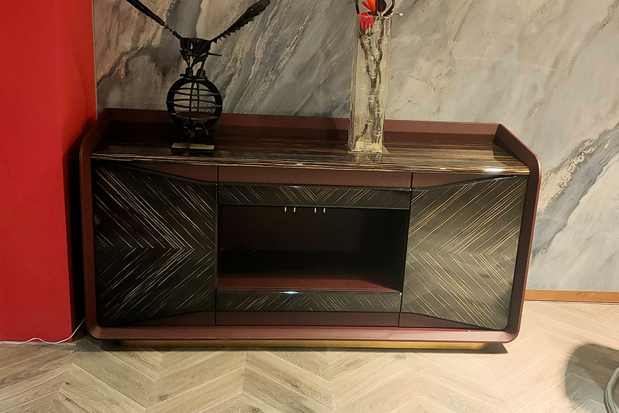 Side cabinet