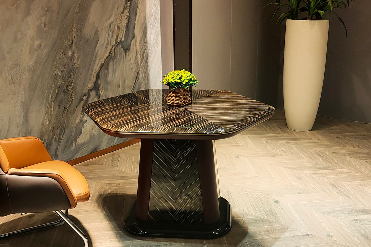 Meeting table