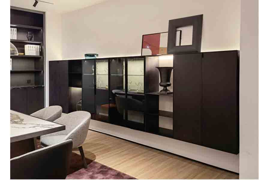 Easy-maintainable cabinet