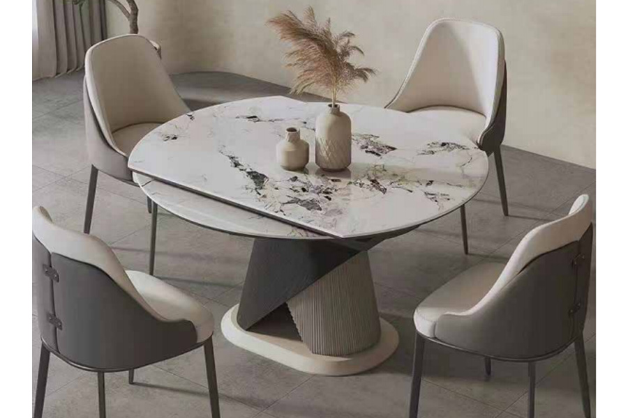 Extensive circle dining table